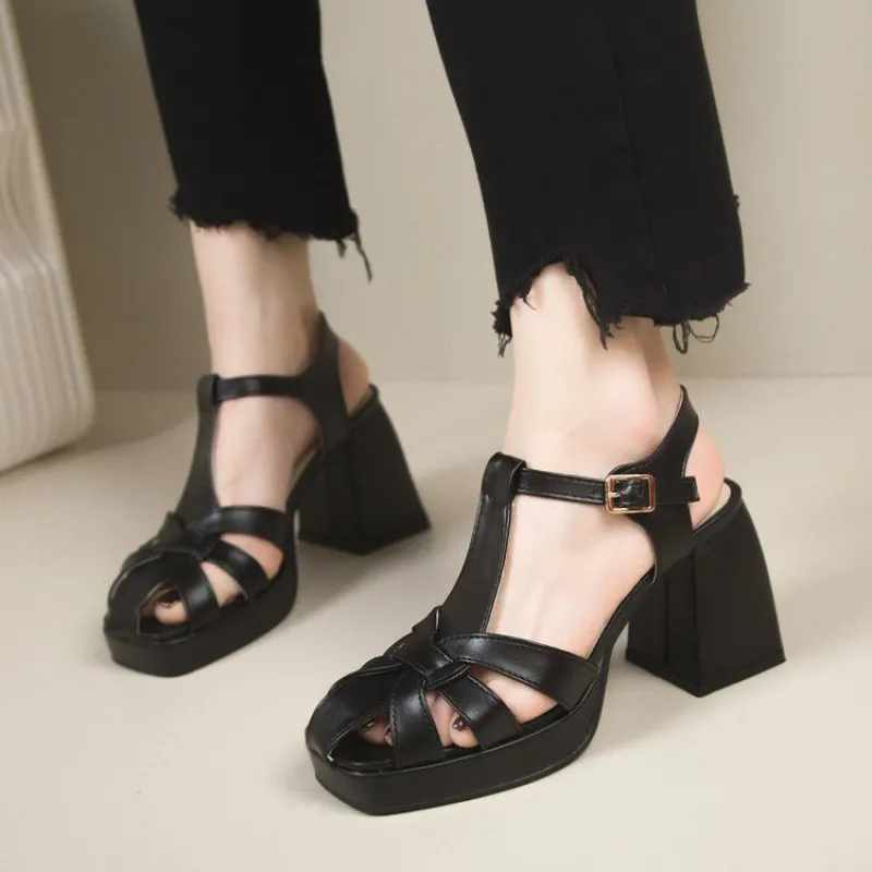 Closed Toe Hollow-out Roman Style High Heels - Black
