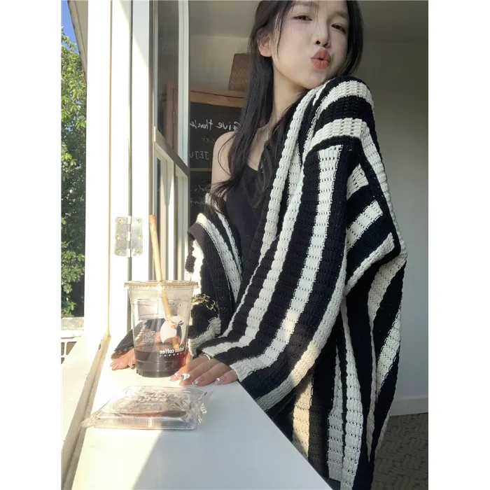 Women's Autumn V-neck Sweater Coat Hooded Striped Cardigan - White