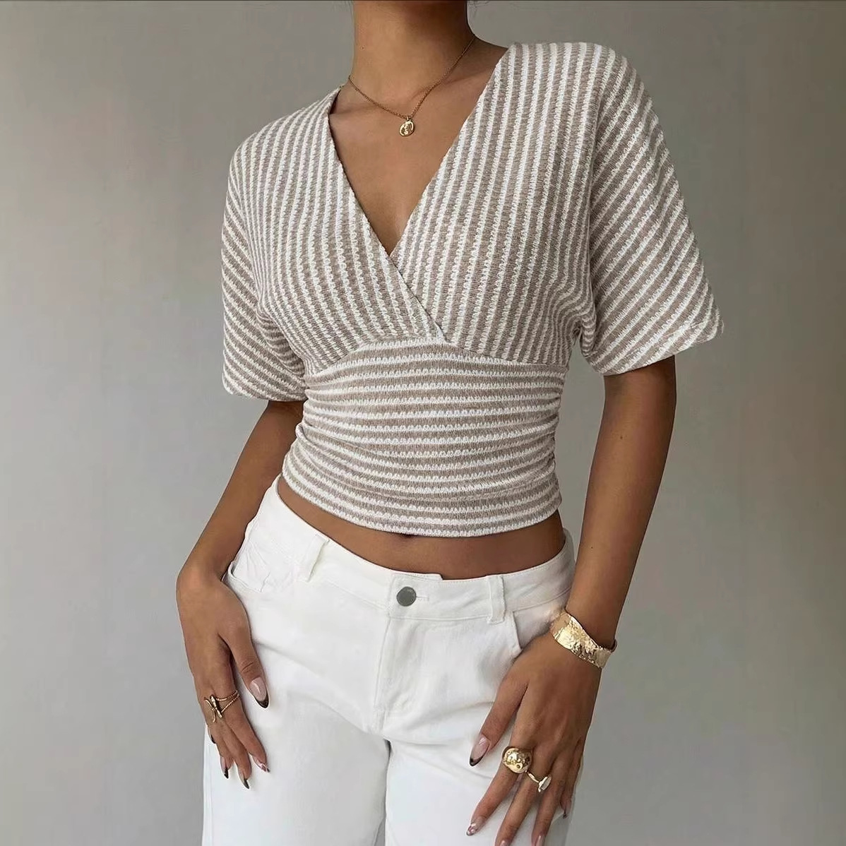 https://cf.cjdropshipping.com/quick/product/ee4d47f6-12a2-422d-84e4-3af26d0adc6c.jpg