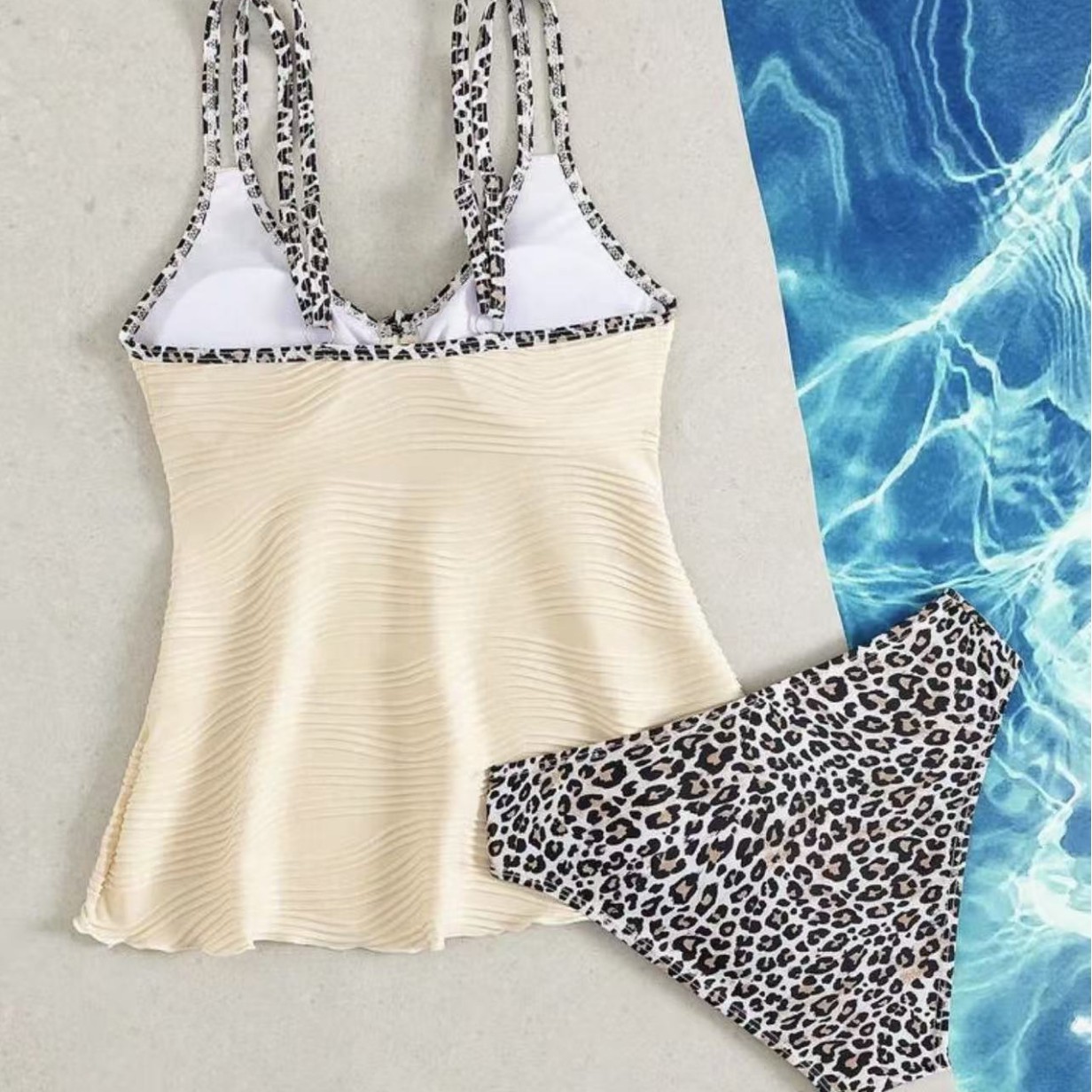 Stylish Resort Spa Style Rivulet Pattern Beach Swimsuit Set