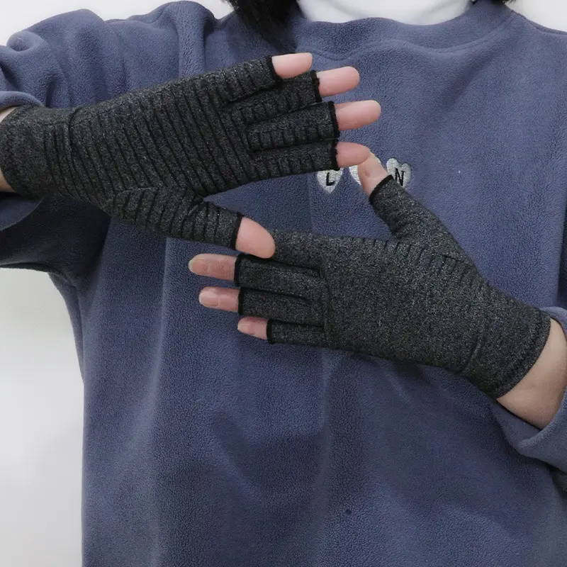 Dispensing Stripe Half-finger Gloves Universal