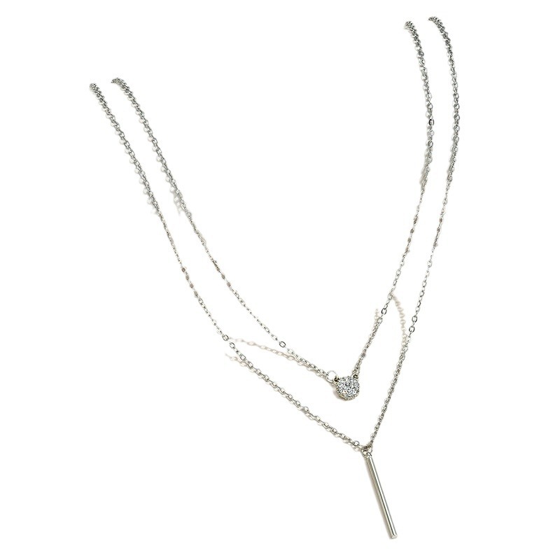 Trendy Diamond-studded Necklace With An Elegant Vibe
