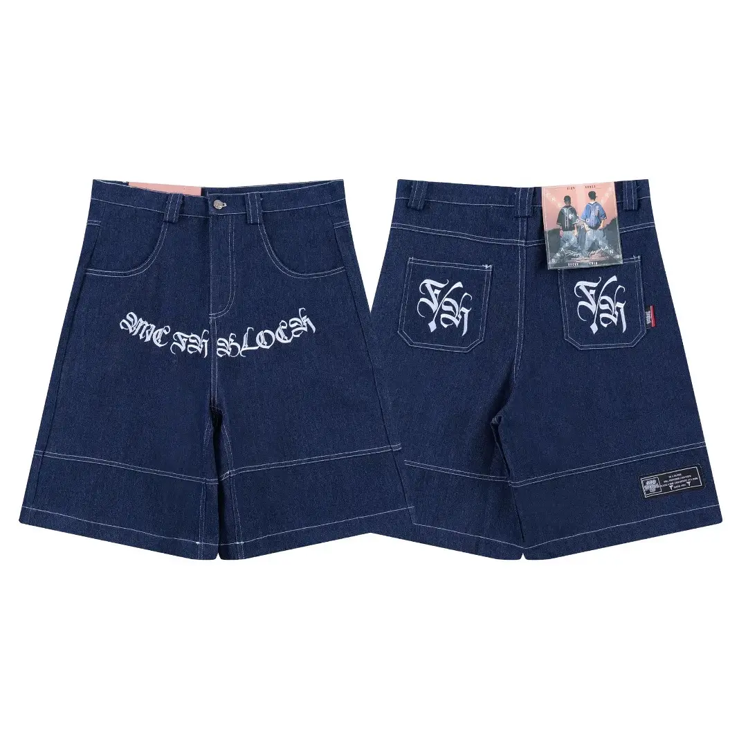 Carnot-style Embroidered Cursive Lettering Denim Shorts