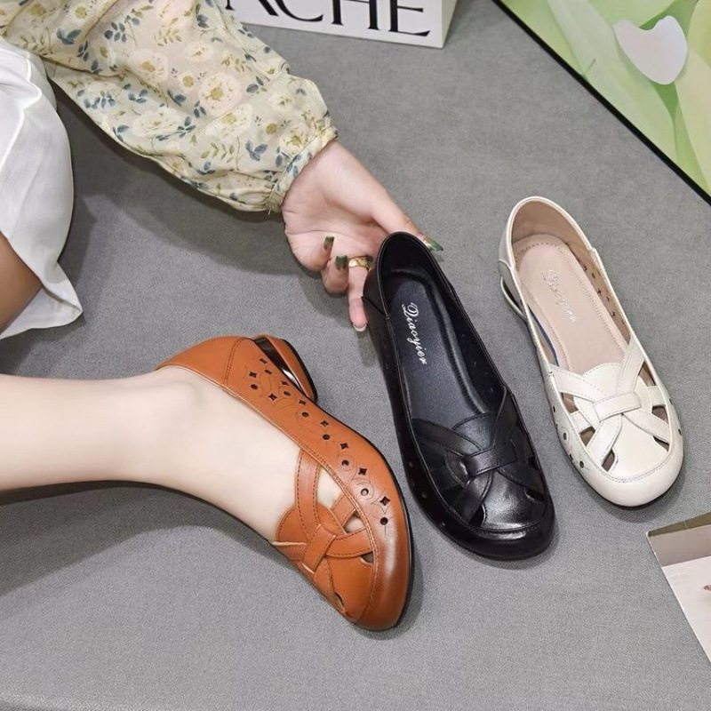 Women's Flat Hollowed-out Low-heeled Shoes