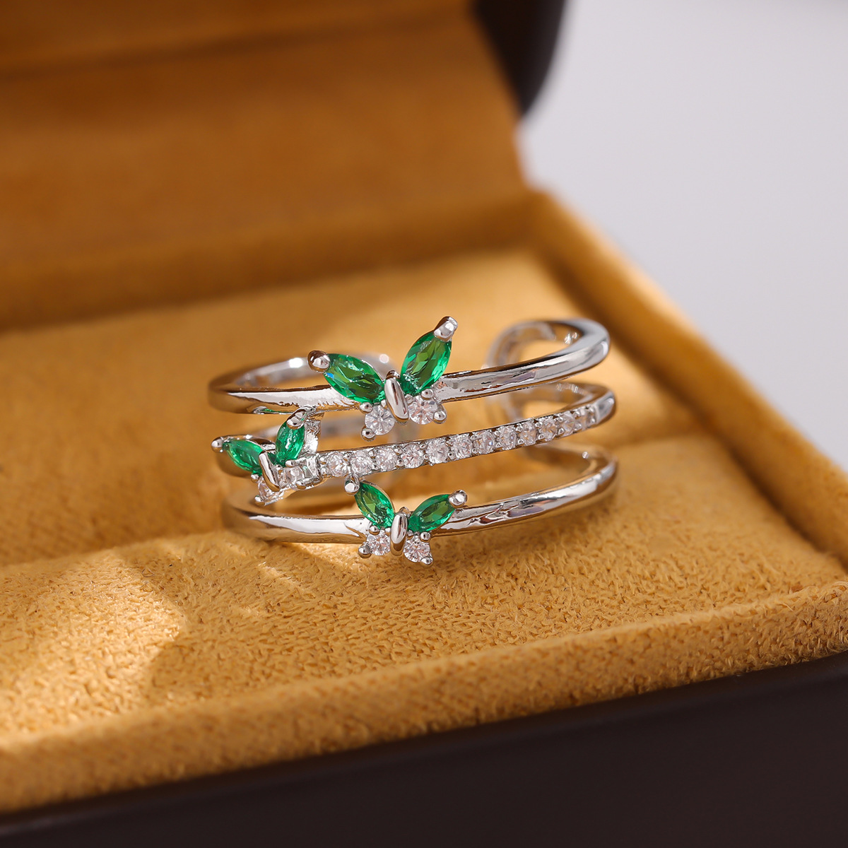 New Fashion Personality Green Wings Diamond Butterfly Ring