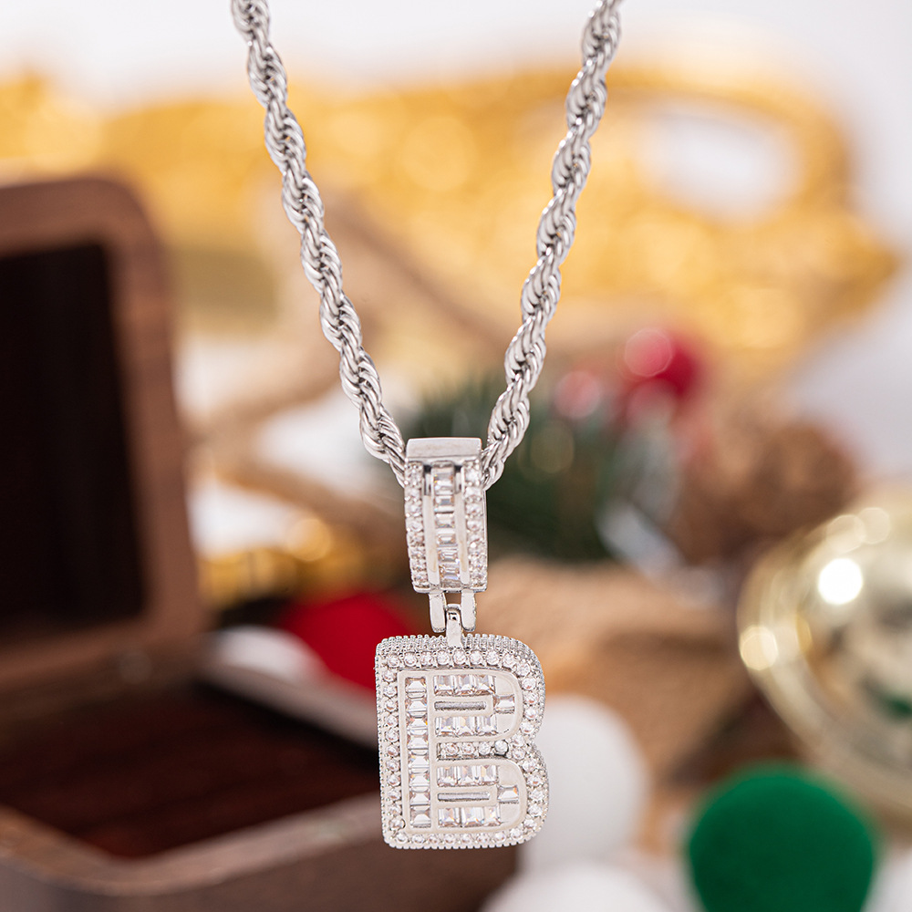 Trendy Full-Diamond 26-Letter Pendant Necklace For Women