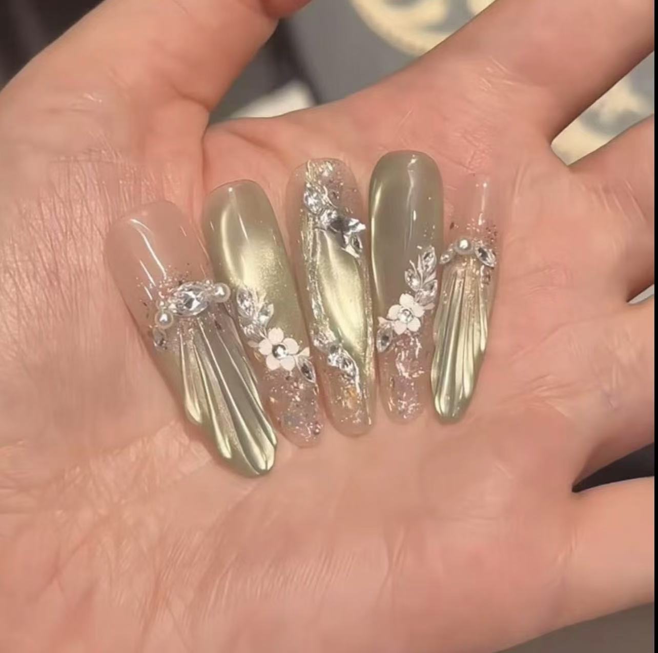 Gradient Cat-eye French Micro-diamond Nail Tips