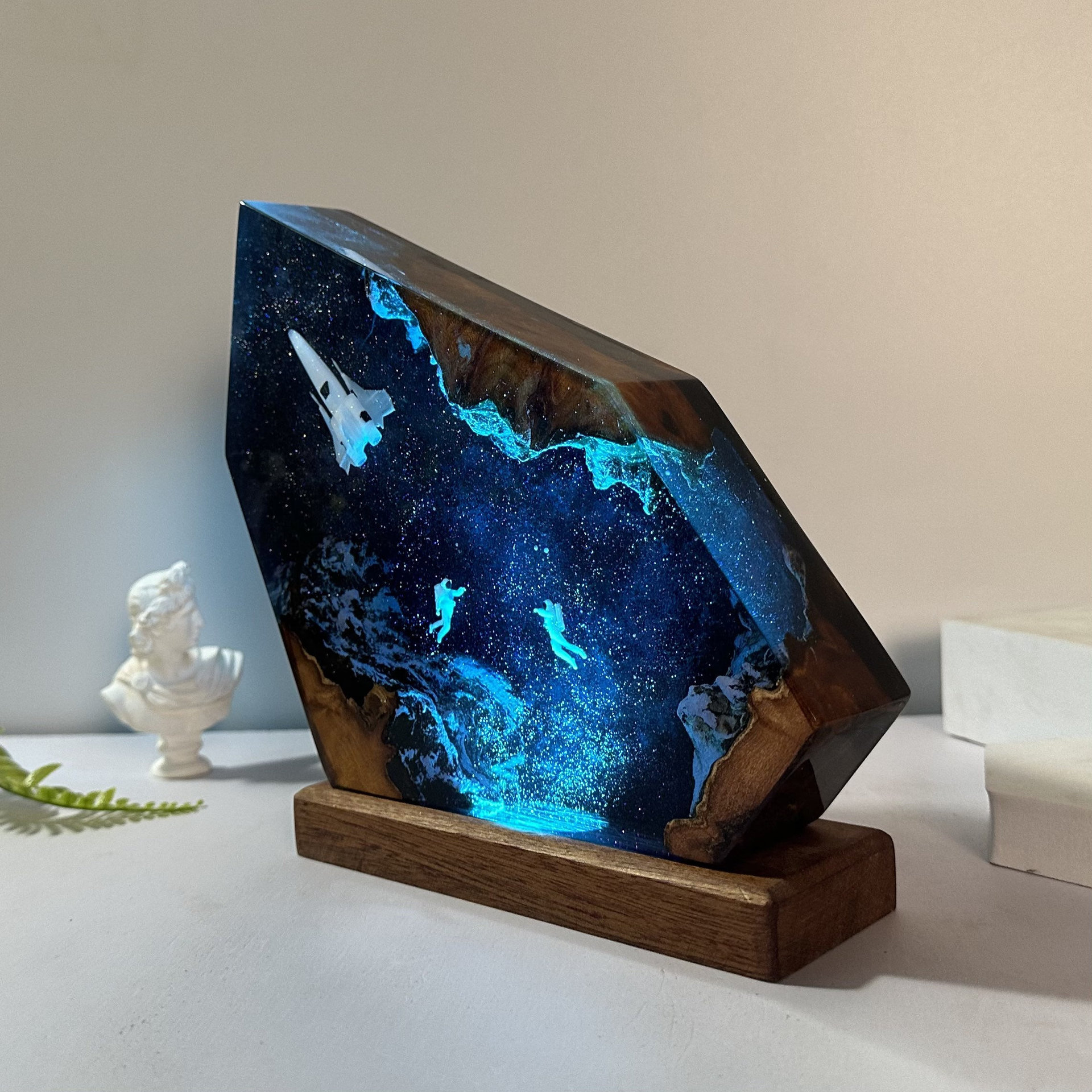 Astronaut Resin Table Lamp, picture 3 of 4