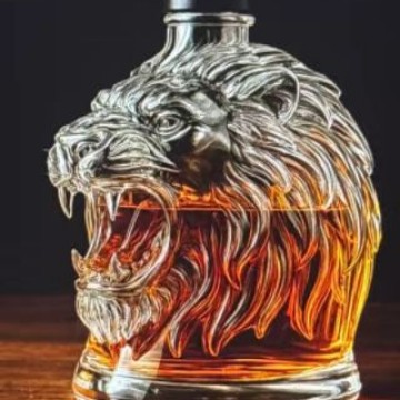 Creative Transparent Glass Lion-Head Liquor Bottle