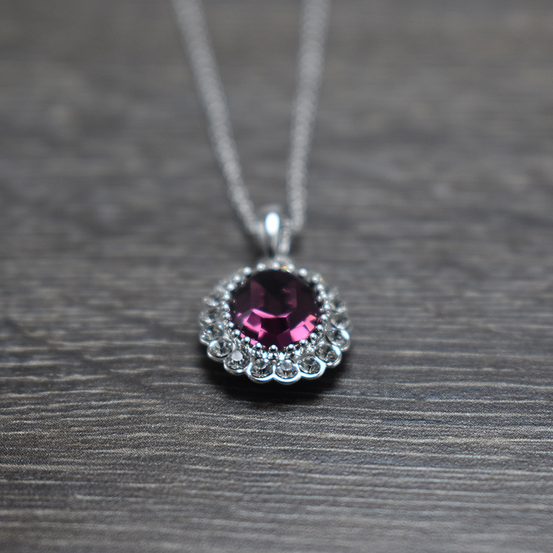 Stylish Oval Color Short Clavicle Necklace