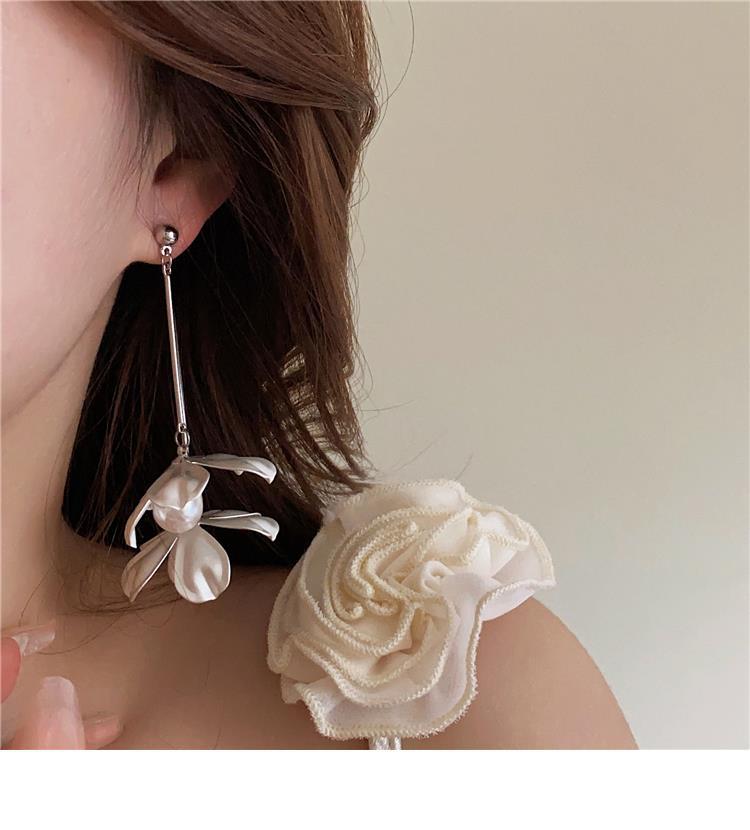 French Retro Metal Flower Pearl Earrings