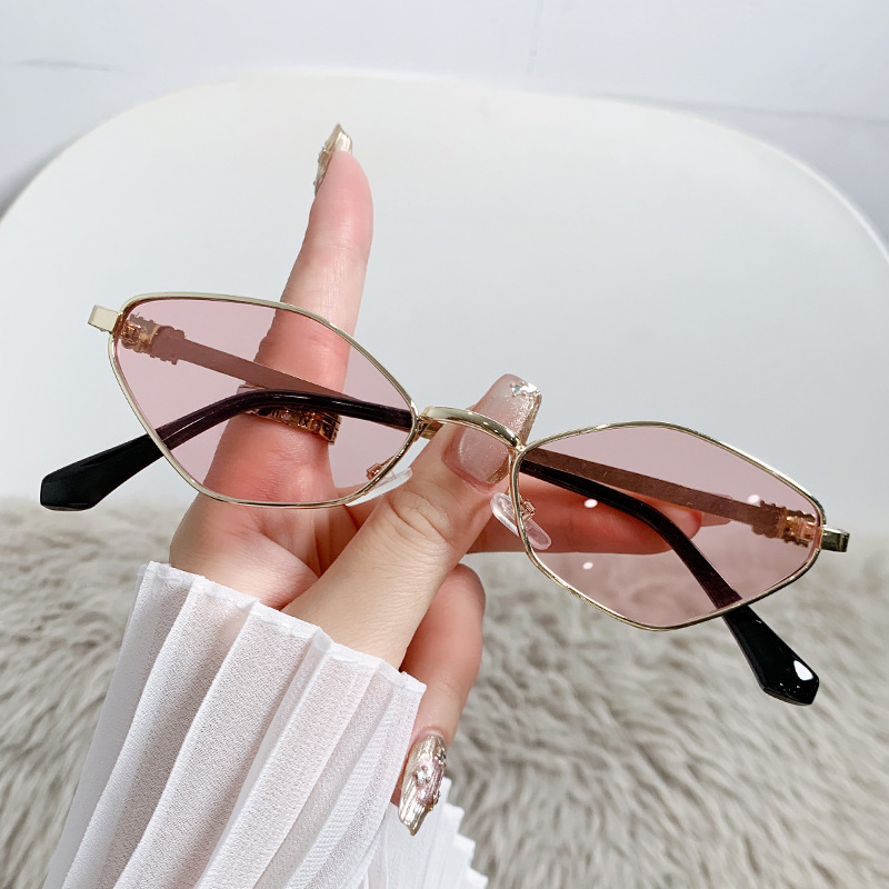 Metal Small Frame Rhombus Cat Eye Sunglasses - Image 2