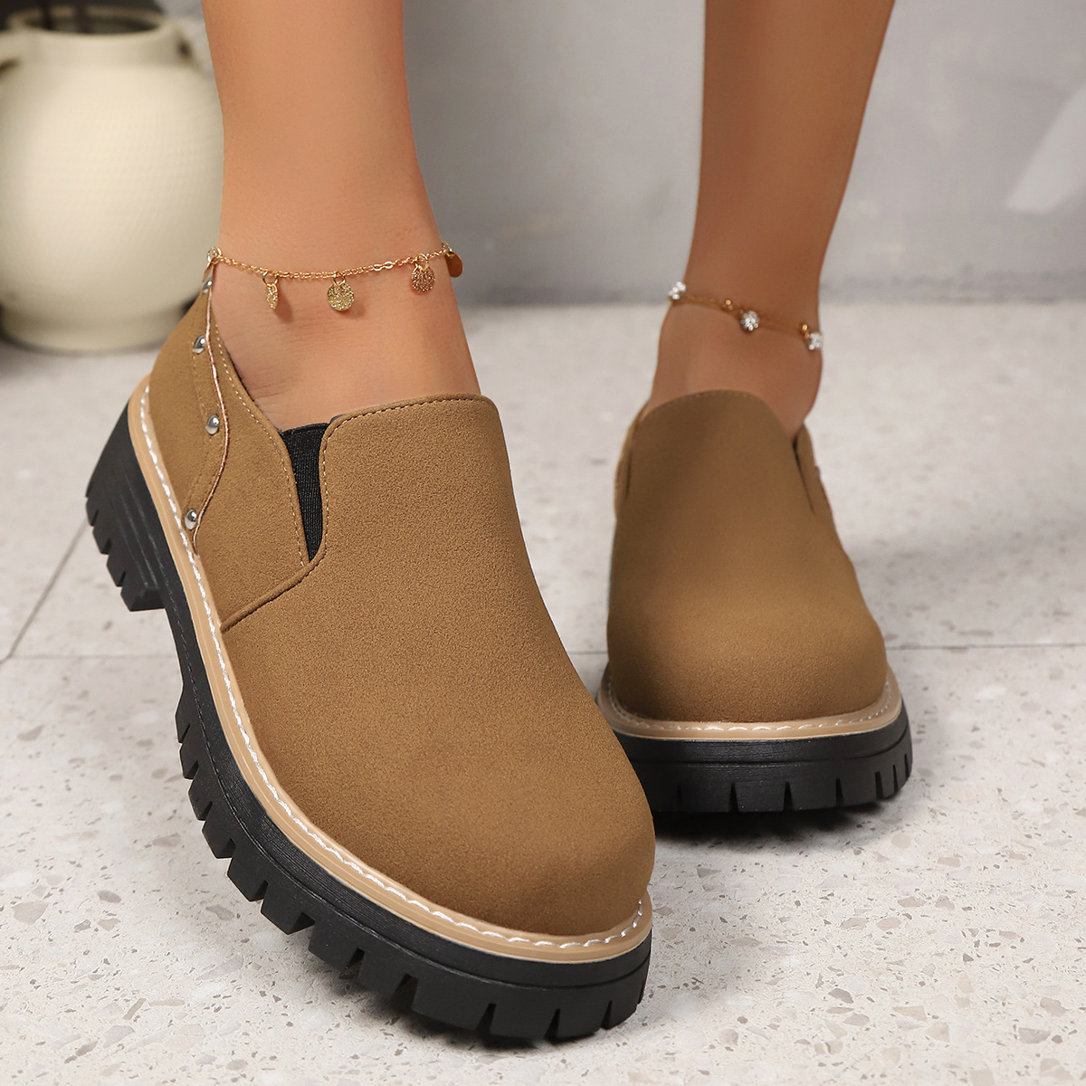 New Fallwinter Slip-on Casual Shoes With Rivets