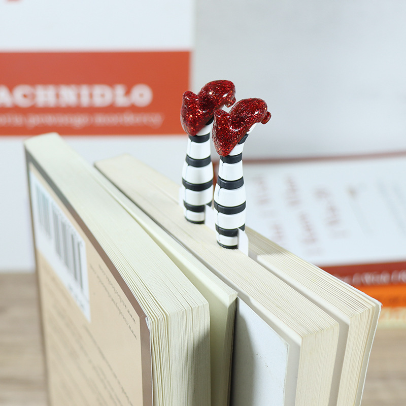 Title 7, Simple Hard Card High Heels Bookmark