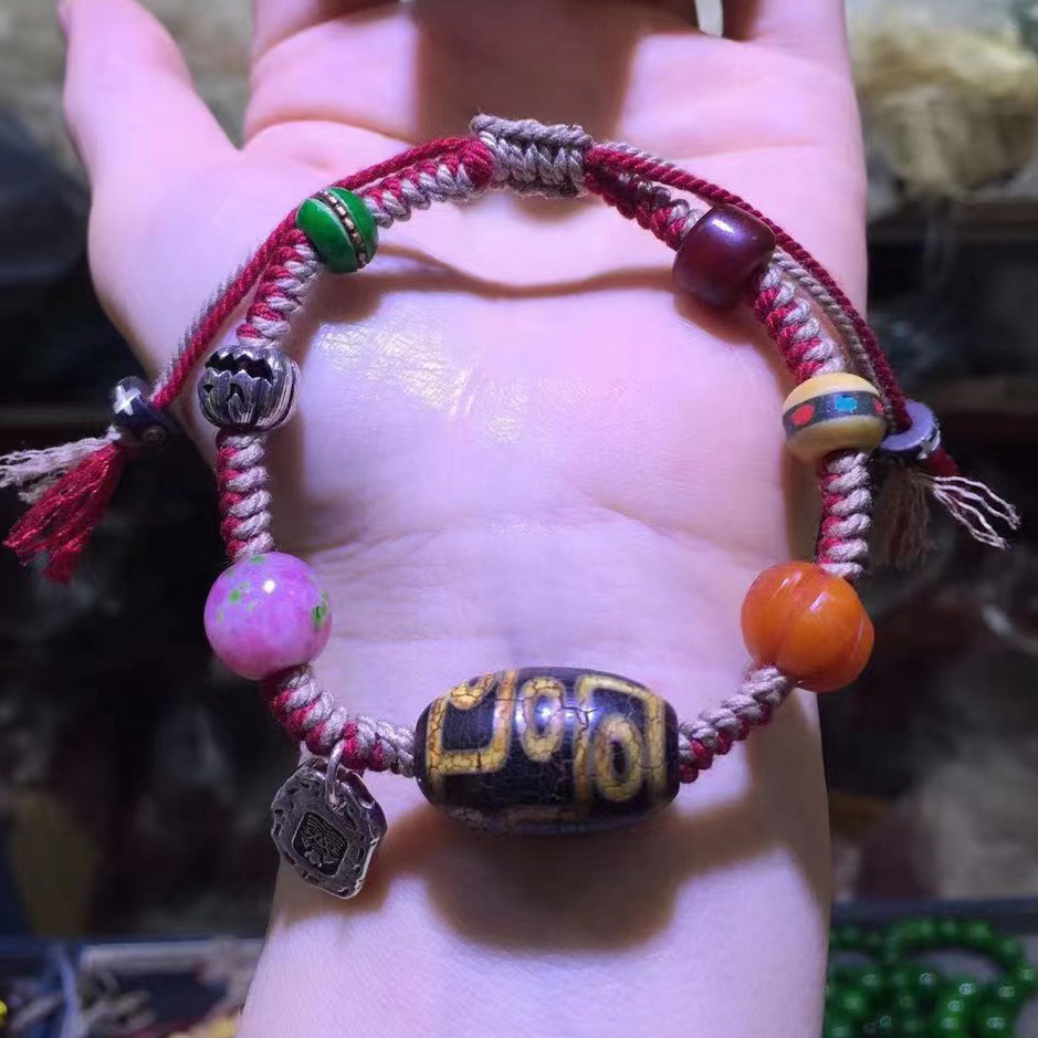 Hand-woven Pulp Tiger Tooth Tibet Beads Bracelet For Women