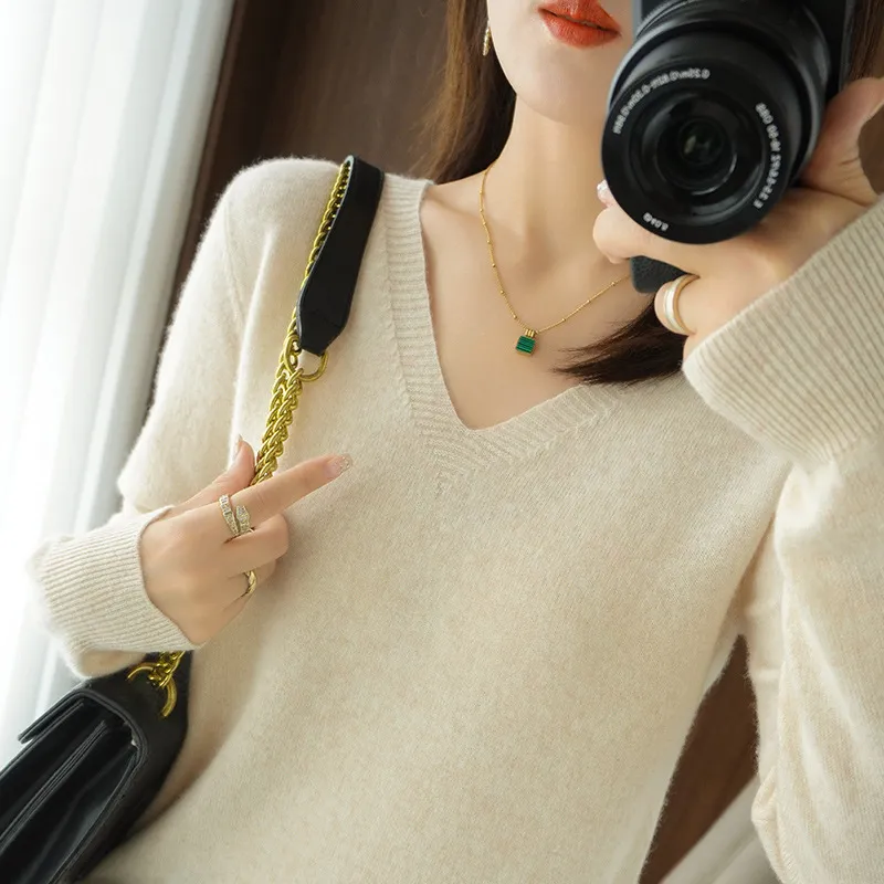 Women's Short Slim Fit Pullover Solid Color Sweater - Beige