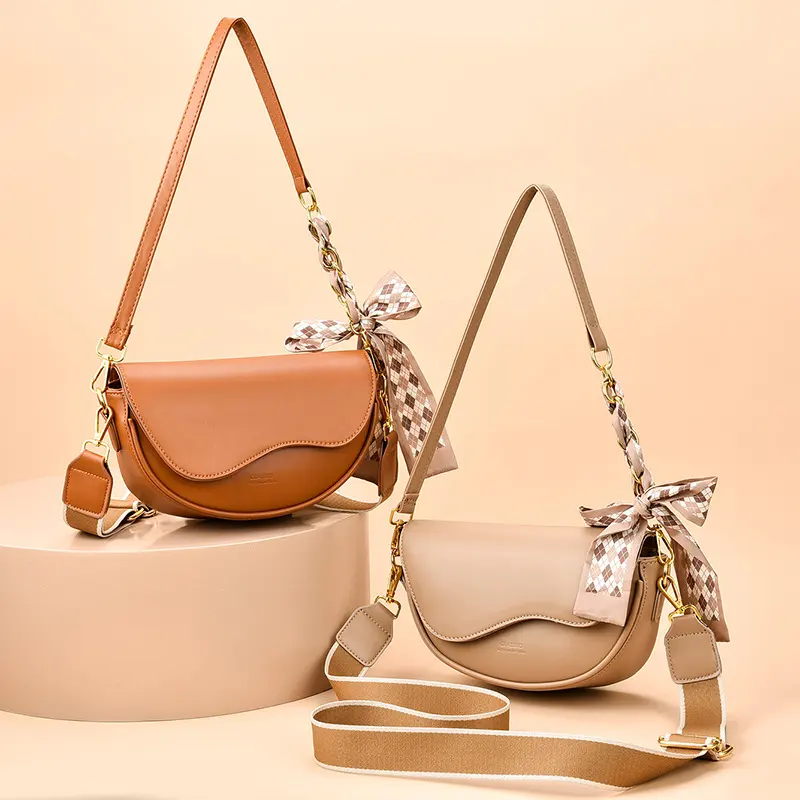 Special Interest Light Luxury Fall Winter Fashion Underarm Saddle