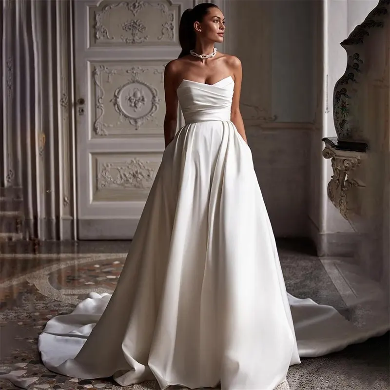 Four Seasons New Style White Satin Tube Top Simple