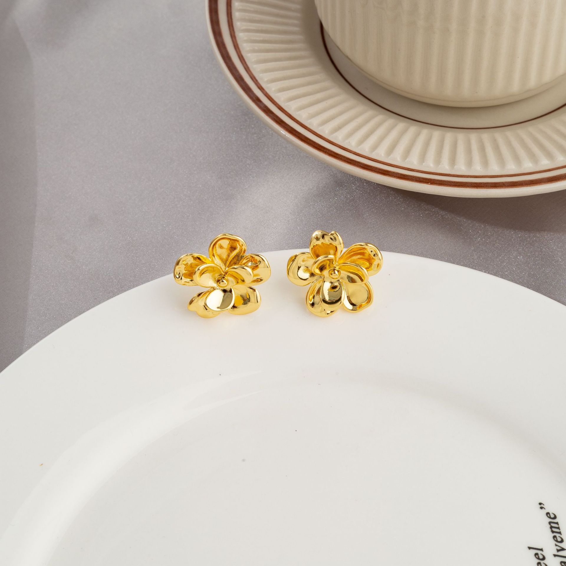 Silver Needle Golden Flower Stud Earrings Retro Simple