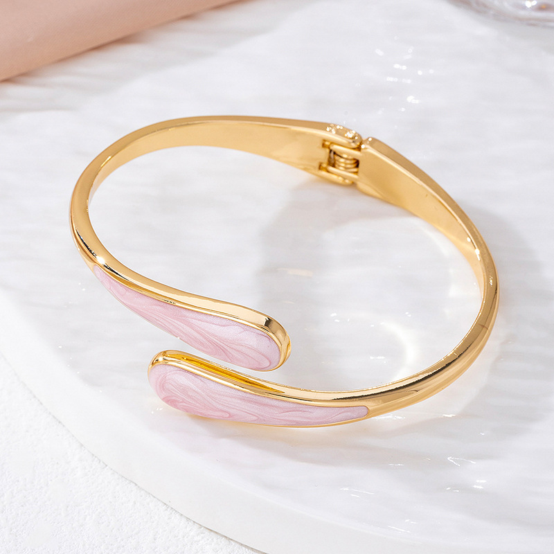 https://cf.cjdropshipping.com/quick/product/f0c9bb57-b700-4c06-9648-a3a005f9d92a.jpg