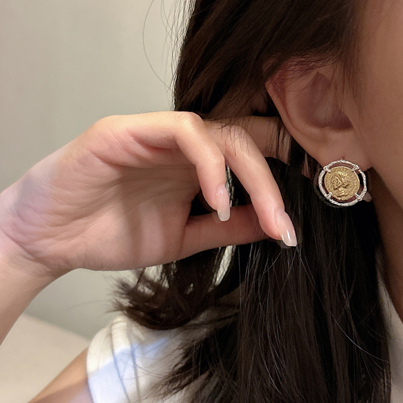 Sterling Silver Tang Grass Pattern Antique Coin Portrait Gold And Silver Contrast Earrings