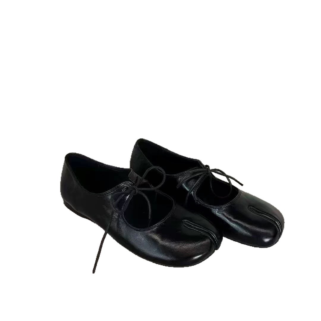 Split-Toe Low-Cut Flats