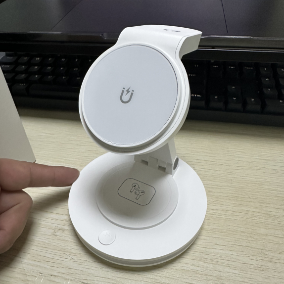 Magnetic Folding Wireless Charging Bracket - Image 8