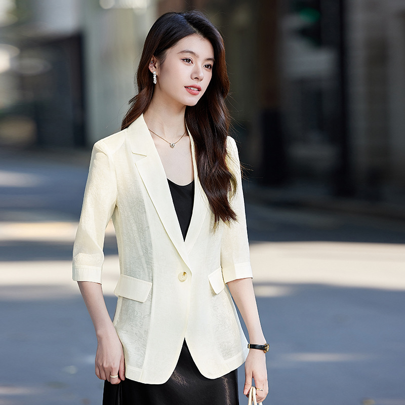 https://cf.cjdropshipping.com/quick/product/f143d858-bb2b-4be9-ae48-ab25956d800a.jpg