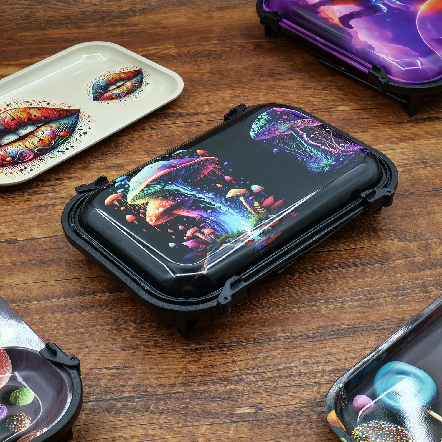 Fashionable And Personalized Magnetic-Lid Cigarette Tray
