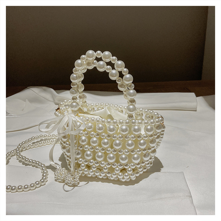 Title 4, Womens Sweet New Handheld Pearl Chain Messenge...