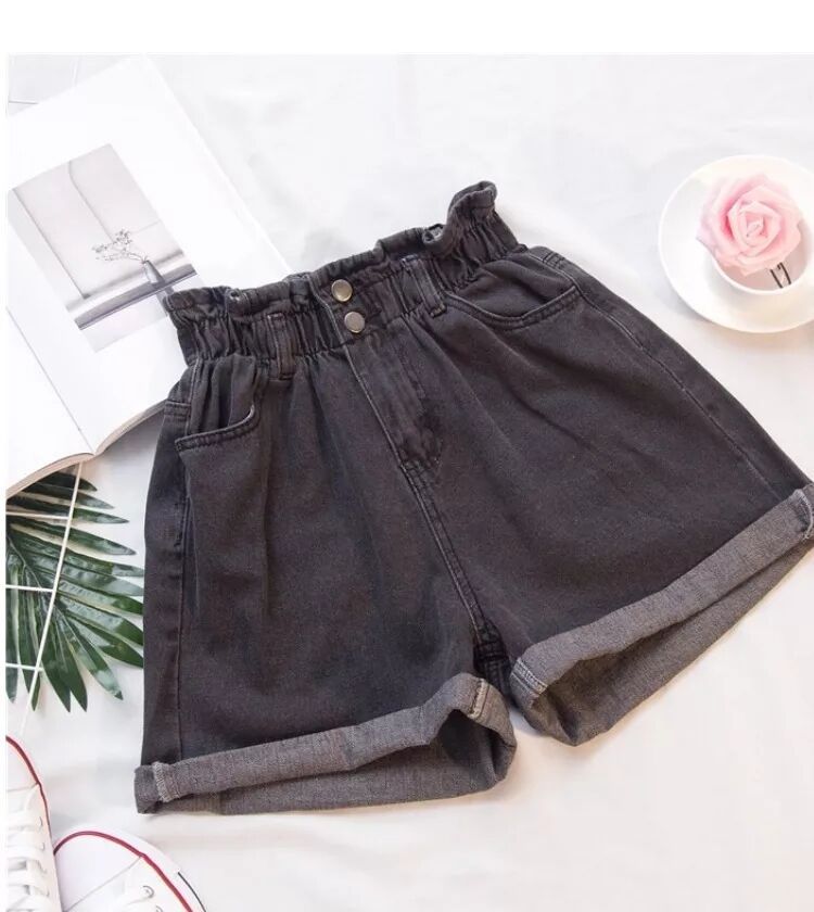 Title 17, High waist denim shorts with a loose fit, thin ...