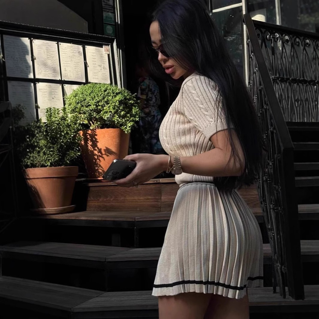 Short Sweater Pleated Skirt Women - Image 3