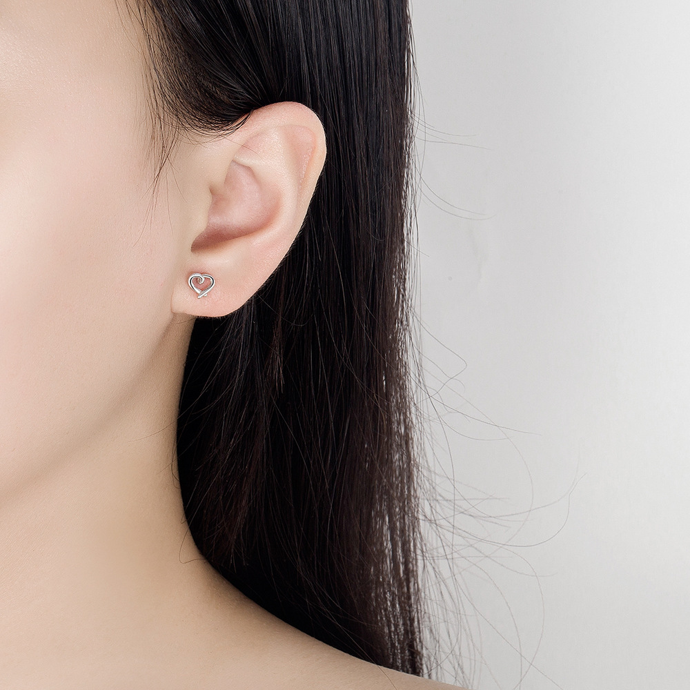 Women's Versatile Fashion Hollow Hollow Stud Earrings