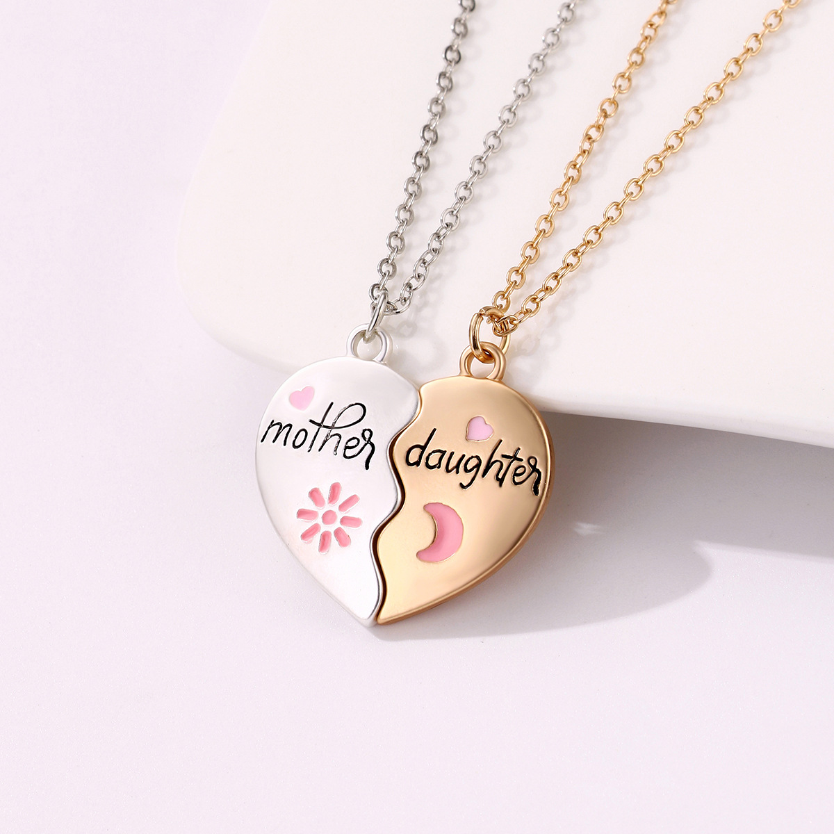 2PCS Set Jewelry Mother Daughter Necklace Matching Heart Magnetic Pendant Fashion Gifts For Mother s Day CJdropshipping