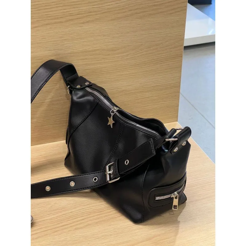 Special-interest Design One-shoulder Portable Underarm Bag - Black
