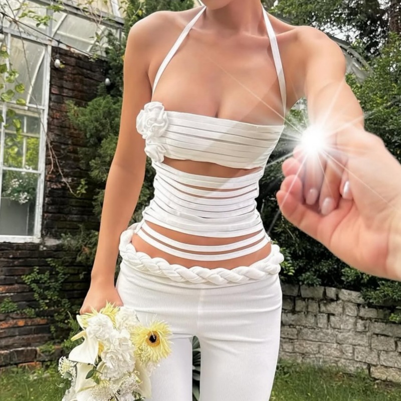 Three-dimensional Flower Cutout Halterneck Vest Women