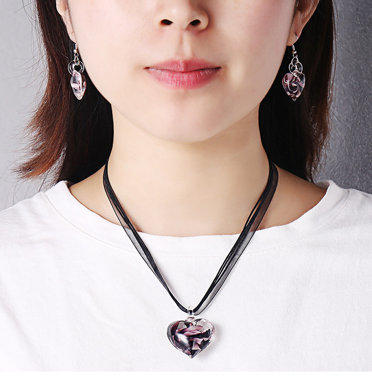 Title 3, Heart Pendant Necklace inlaid with spiral ribbon