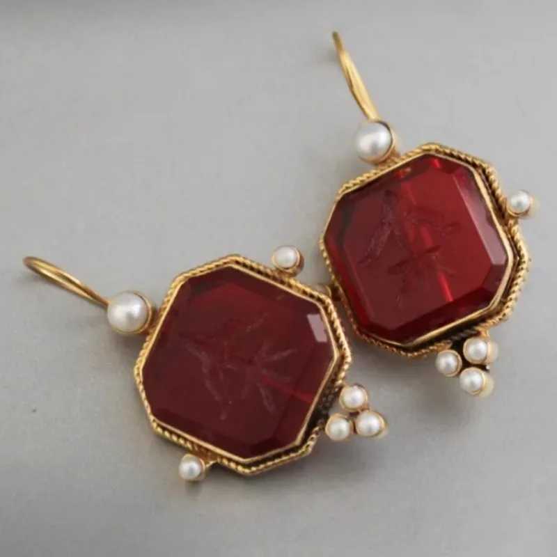 Retro-style Fashion Earrings For Women In Europe And The US