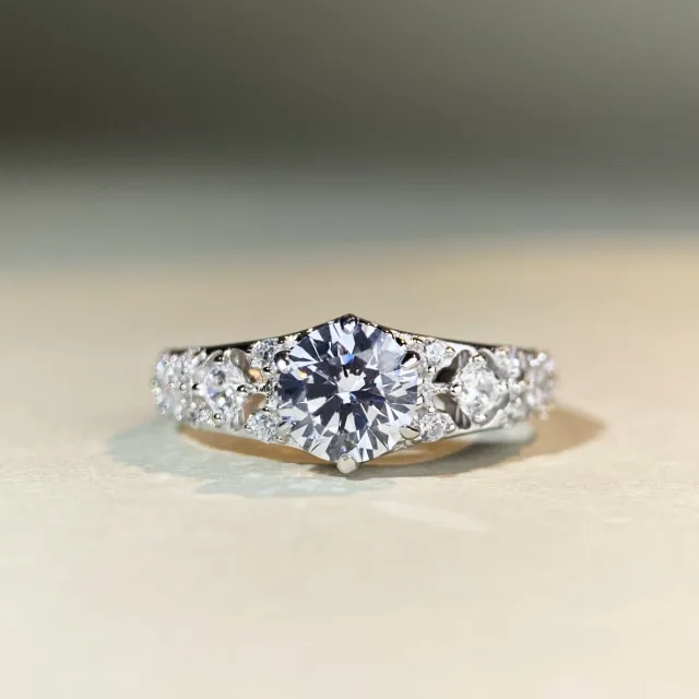 1 Karat D Color Chic Ring Hollow Out Moissanite Silver Ms202Mosangzuan - Shop at LoveMi