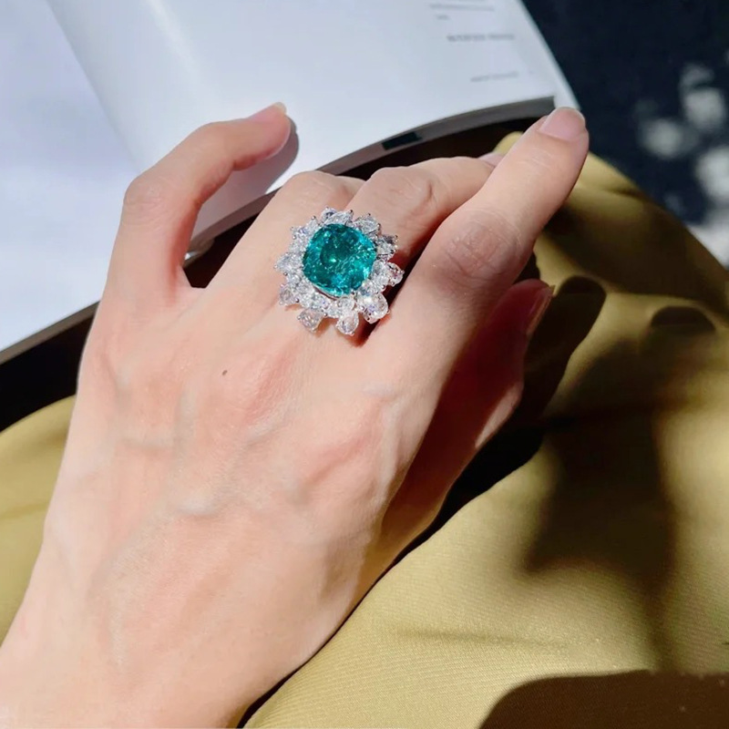 Colored Gems Emerald Ring Vintage