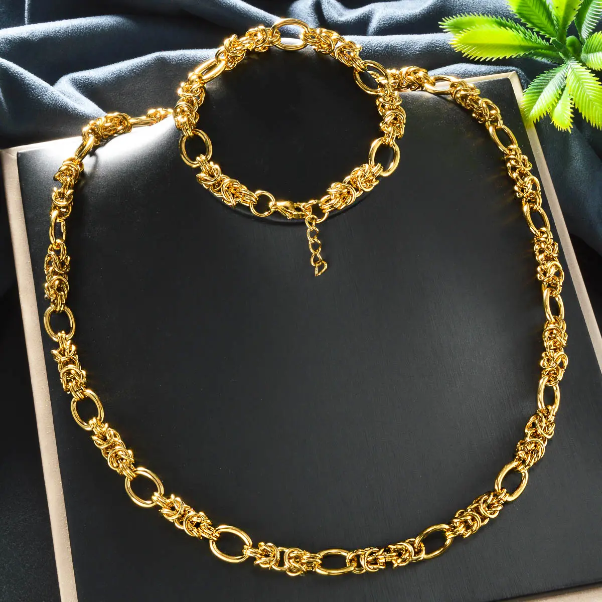 Geometric Knot O-Shaped Spliced Chain Multi-Loop Necklace