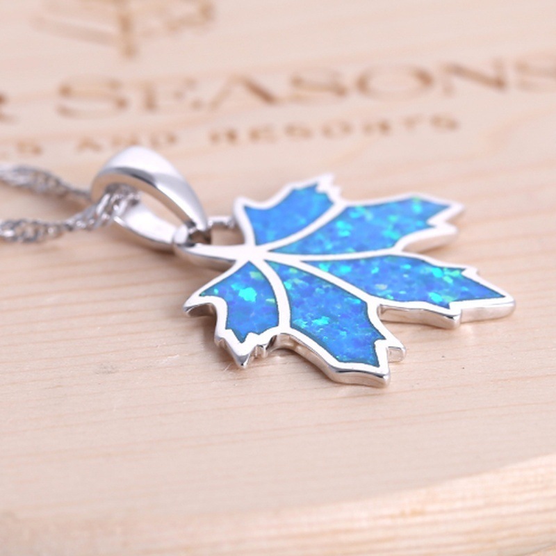 Title 8, Leaves Temperament female necklace, an elegant ...