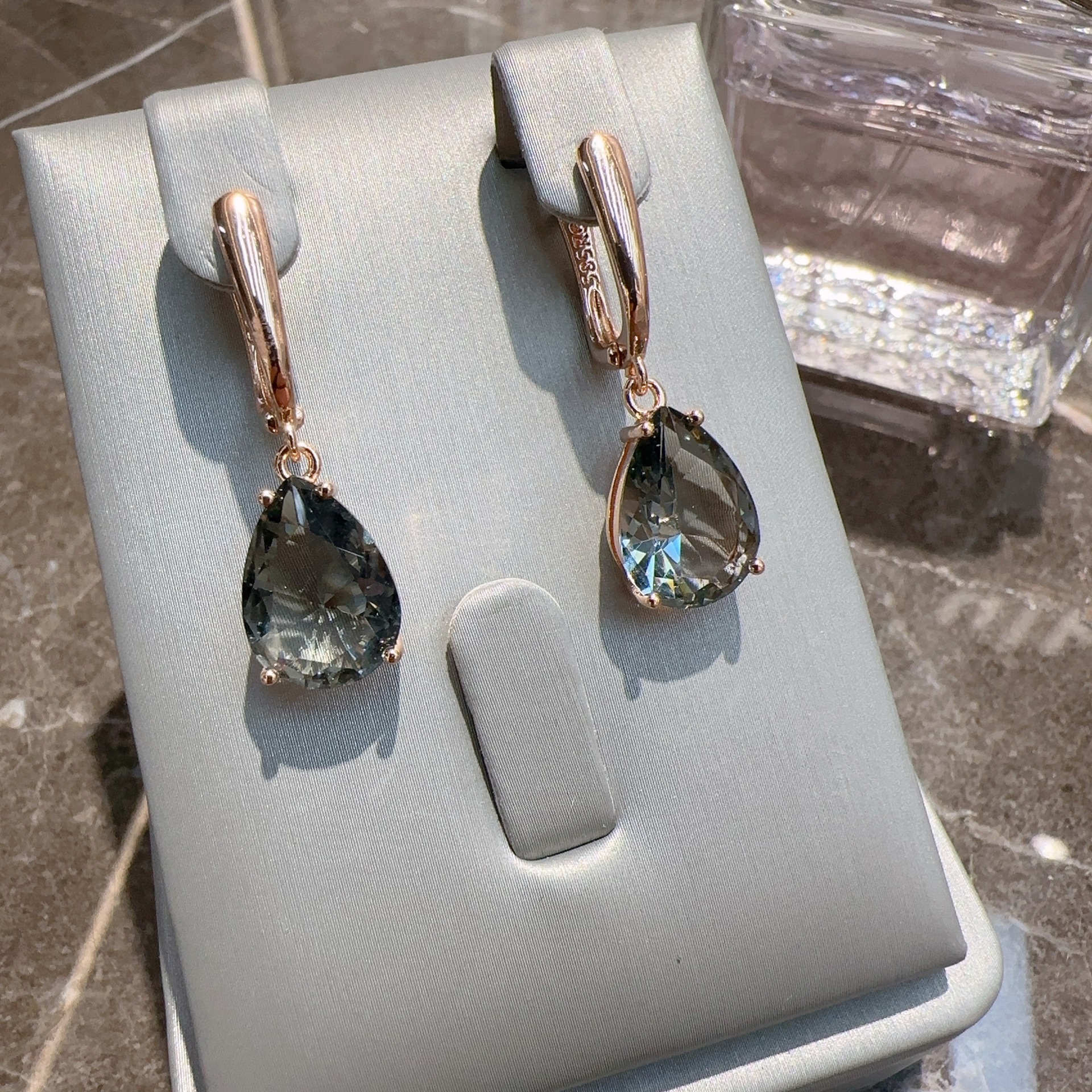 https://cf.cjdropshipping.com/quick/product/f331a83c-f79d-4c40-8a6f-a7a18afa519b.jpg