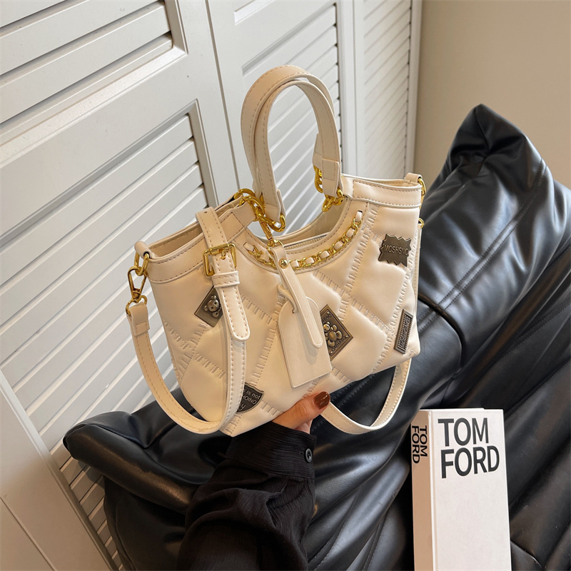 Rarely Seen Diamond-pattern Badge Shoulder Crossbody Bag