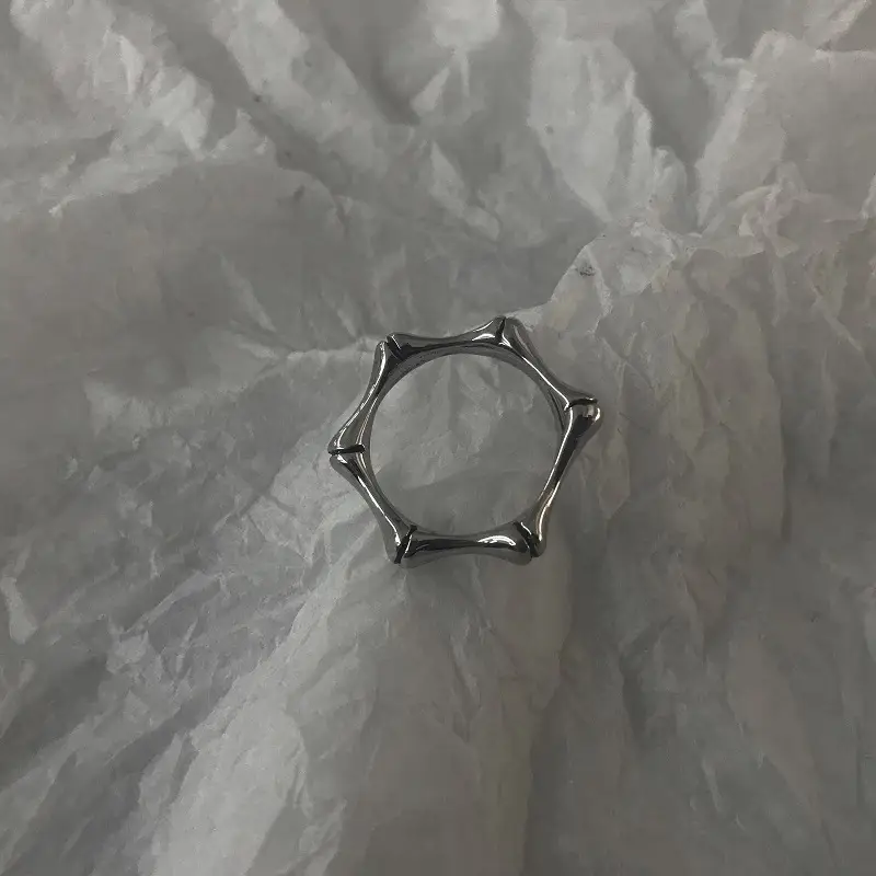 Men's Domineering Bone Joint Titanium Steel Simple Ring