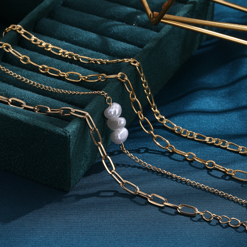 4-Piece Minimalist Geometric Bracelet Set For Women With Flower Design