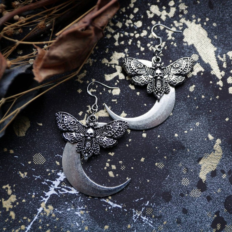 Vintage Creative Exaggerating Charm Moth Earrings