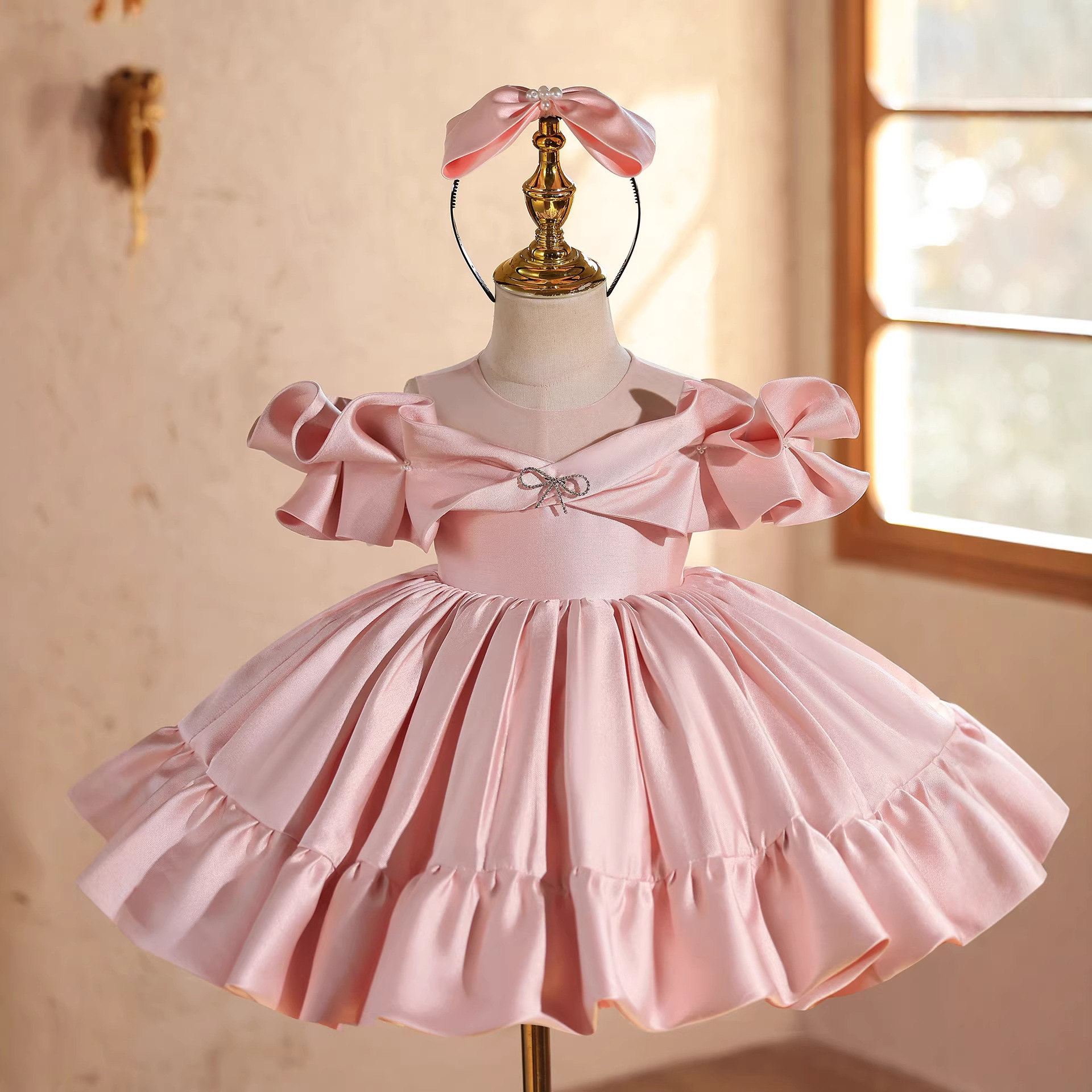 Girls French-style Evening Gown With A Strapless Designperfect For Hosts