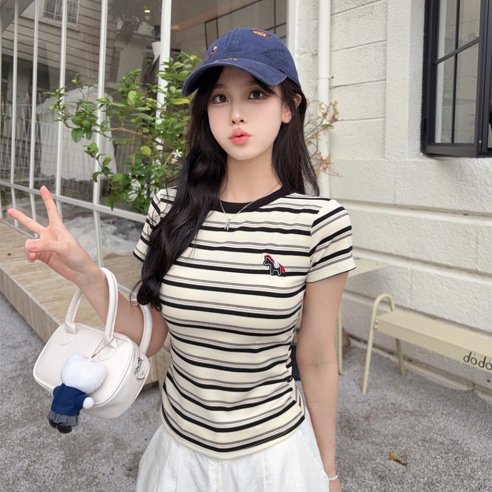 Round-neck Color-block Short-sleeve Top With Built-in Padding For Women