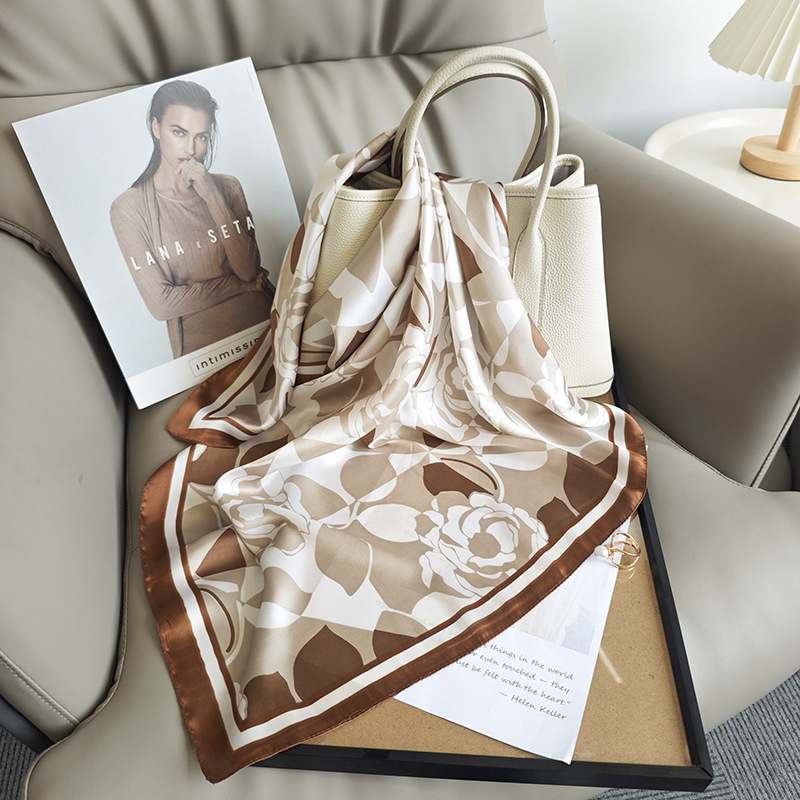 Good-looking Creative Women's Fresh Simple Floral Printed Square Scarf - Image 2